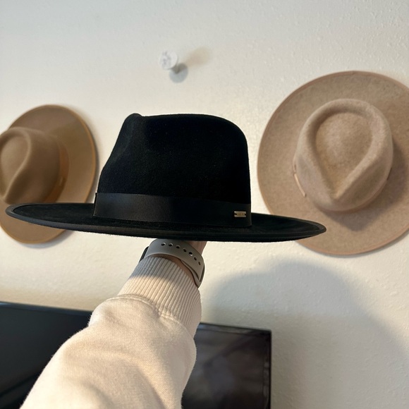 GigiPip Monroe in Brown - Picture 9 of 14